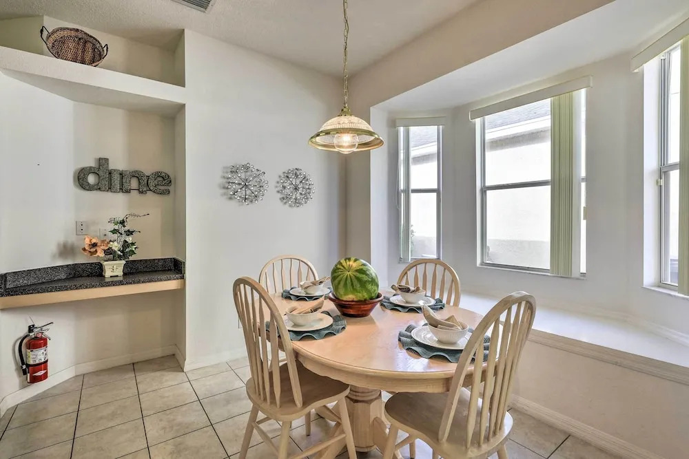 Family-friendly Escape w/ Smart TVs & Themed Rooms