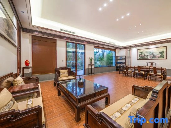 Yunfu Guest House