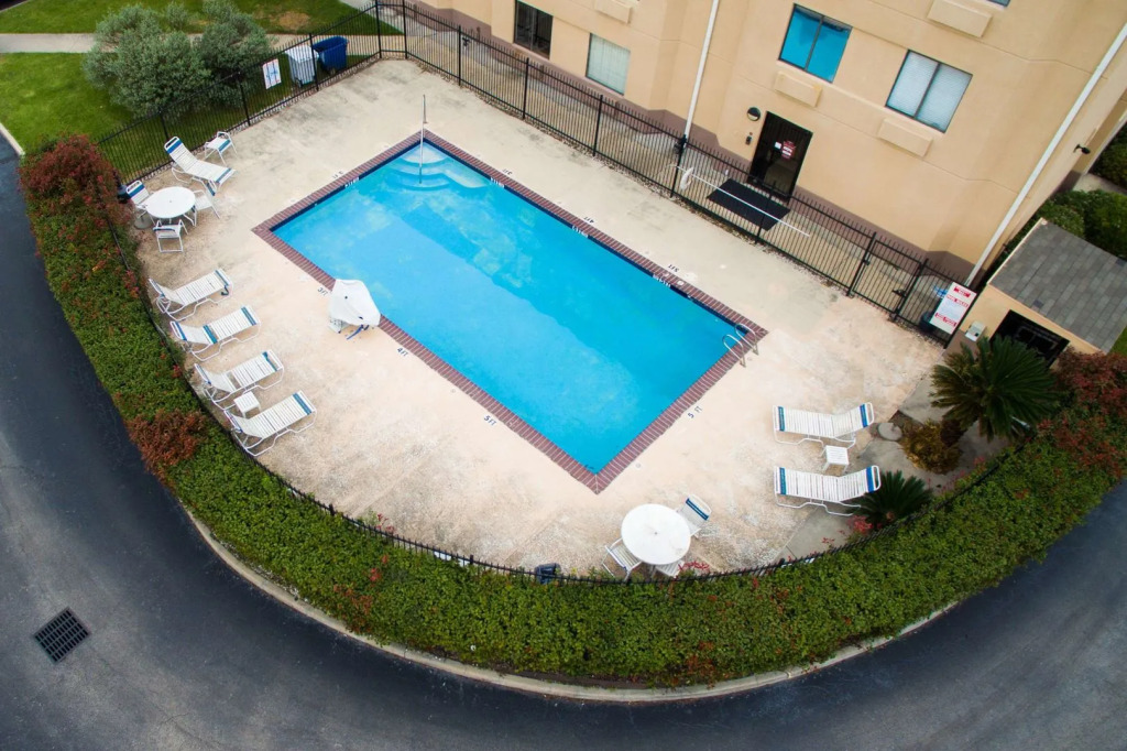 GreenTree Inn - IAH Airport JFK Blvd