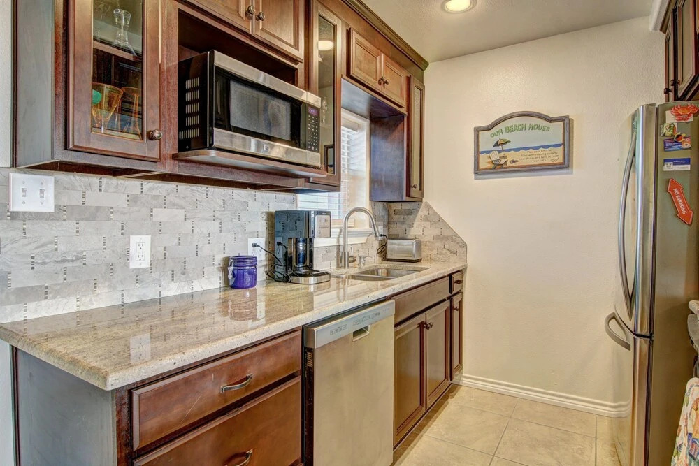 Buena Vista 3 Bedroom Condo by RedAwning