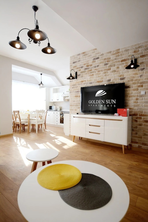 Golden Sun Apartments - Port