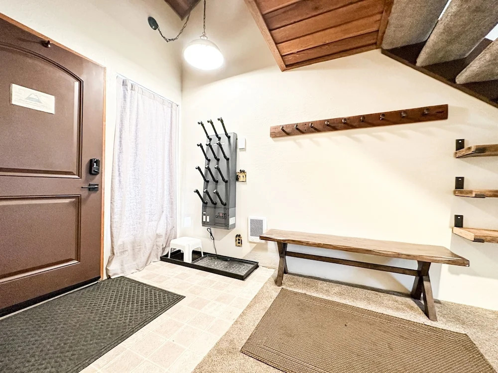 Val DIsere 35 Spacious Condo, Balcony with BBQ , Walk To The Village by RedAwning