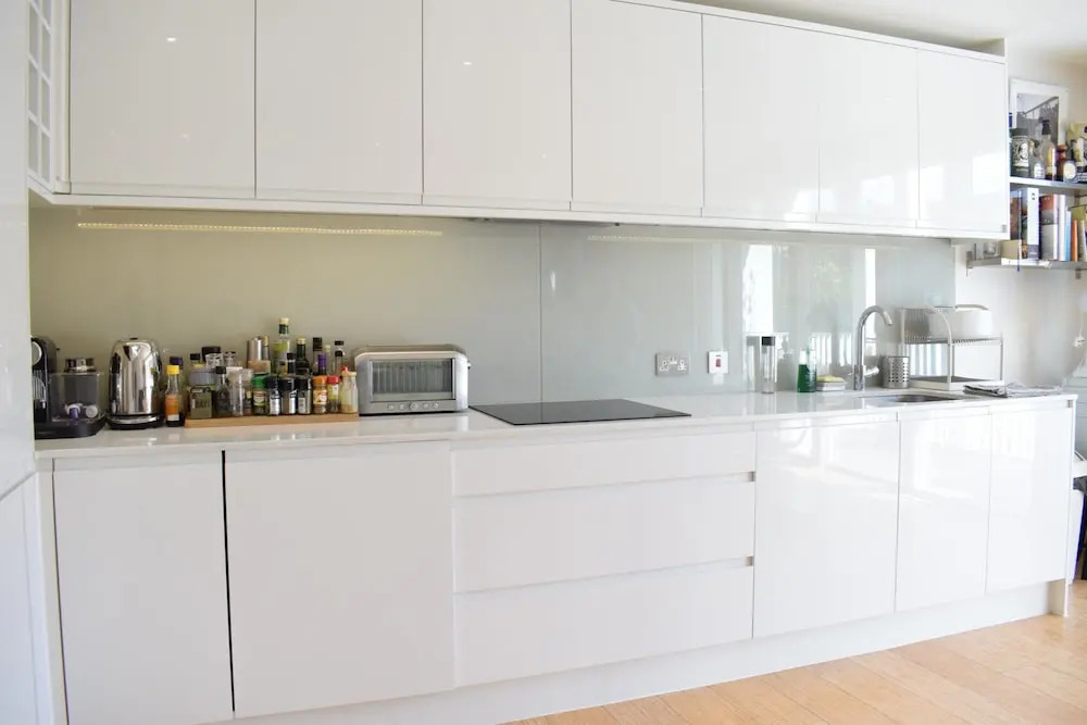 Modern 2 Bedroom Flat With Balcony