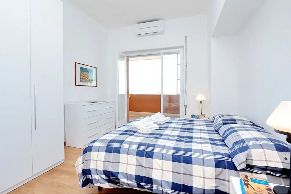 Salaria Apartment