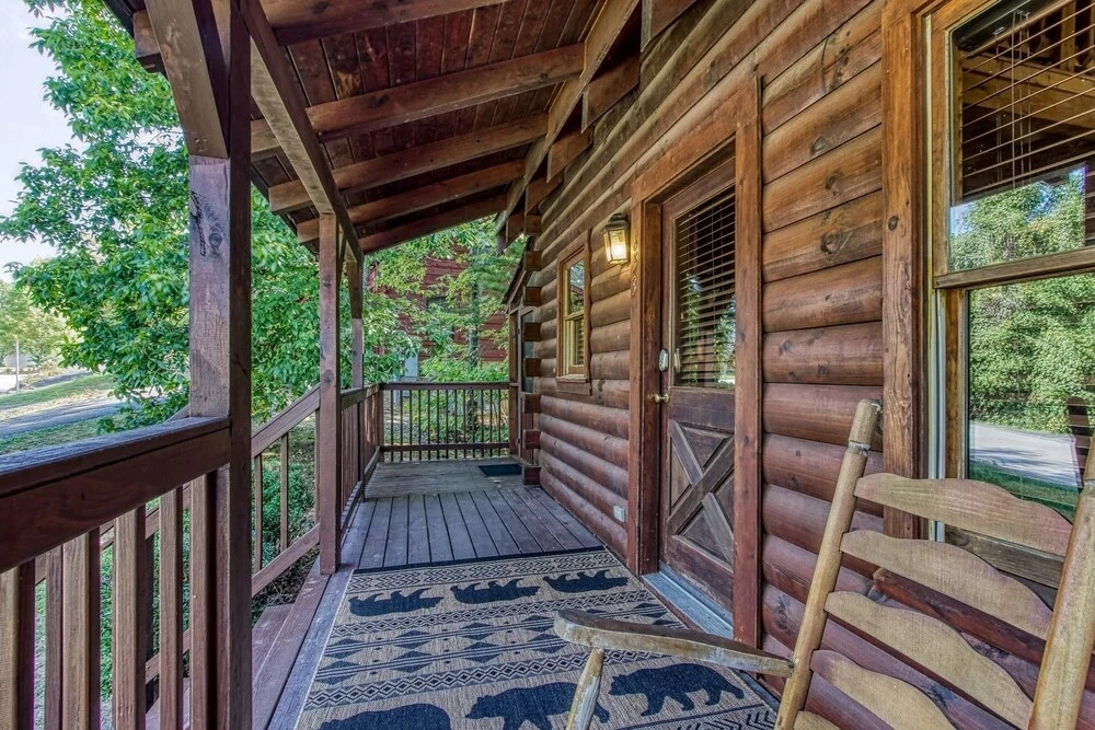 ER5 - Log Heaven - Great location! Close to all the action! cabin