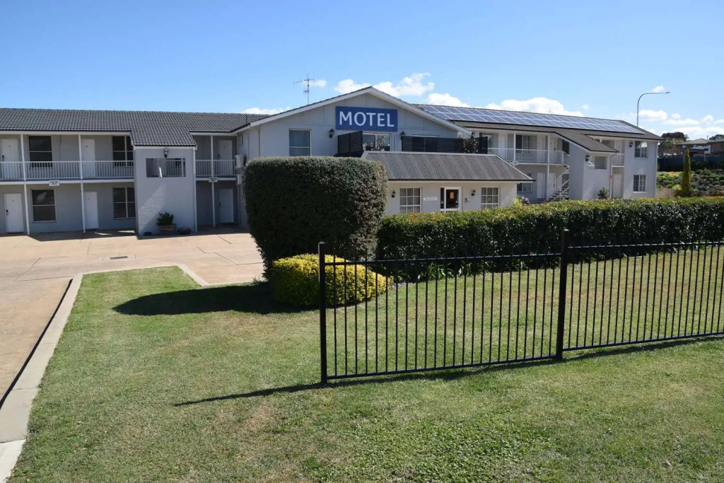 Coachmans Inn Motel