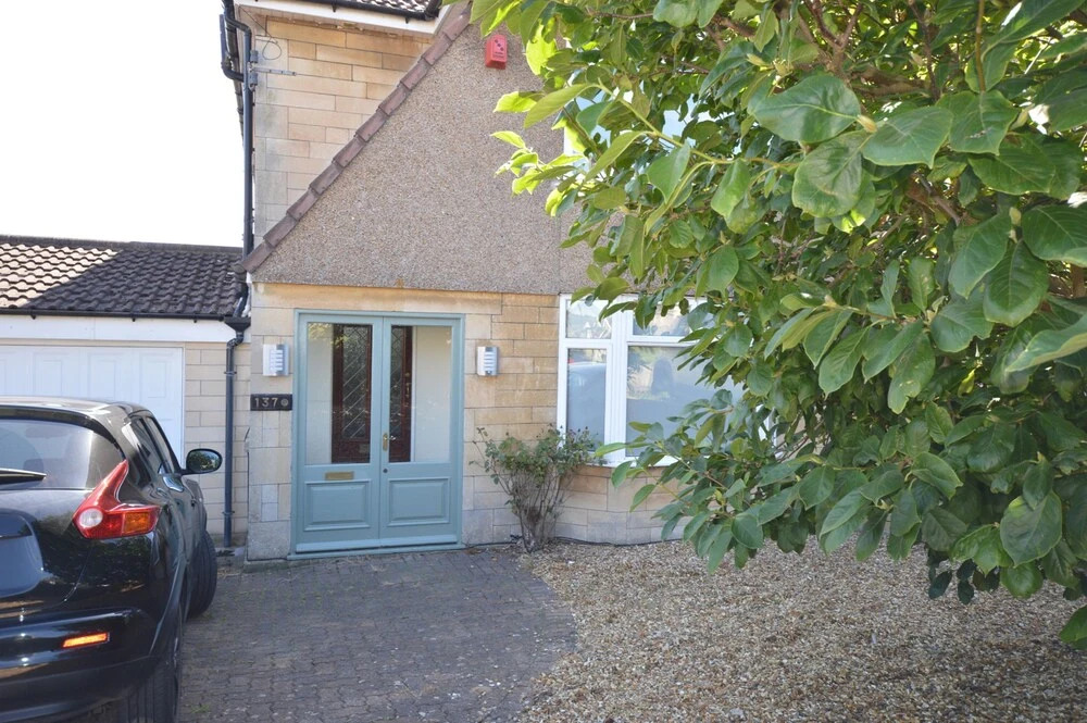 Fantastic 4 Bedroom House In Bath With Garden