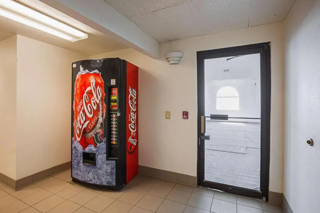 Motel 6 Omaha - IAT West