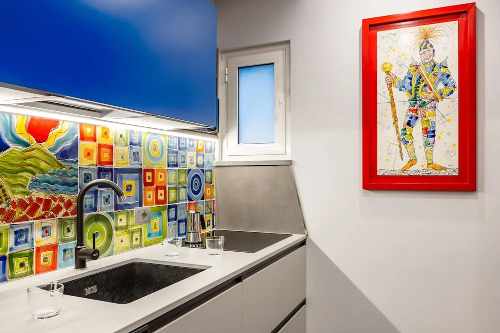 Pop House in Heart of Sanit by Wonderful Italy
