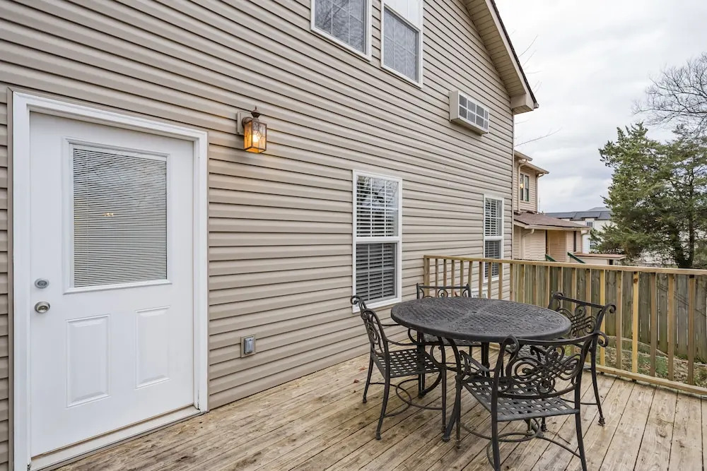 Red Nashville Beauty 3BD/2BT - 12Min from Downtown