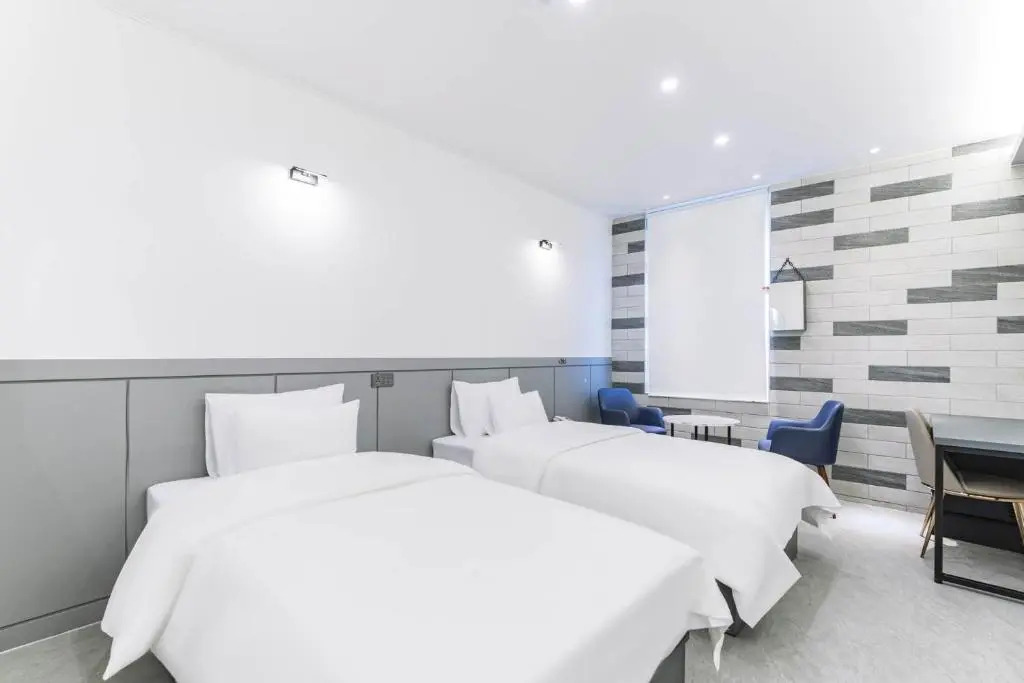 Rich stay hotel