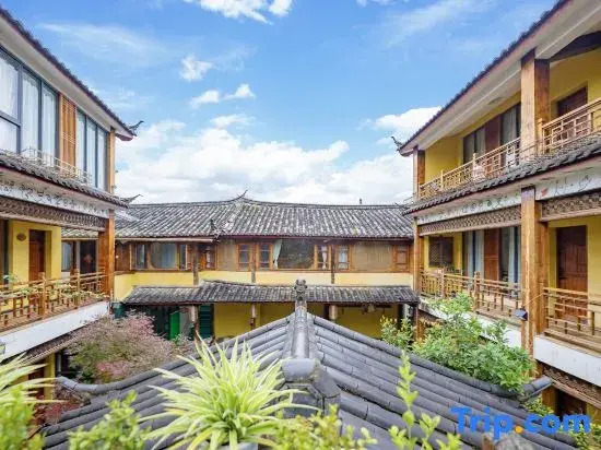 Yulong Snow Hall Inn (Baisha Ancient Town Store)