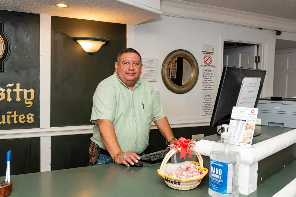 University Inn & Suites