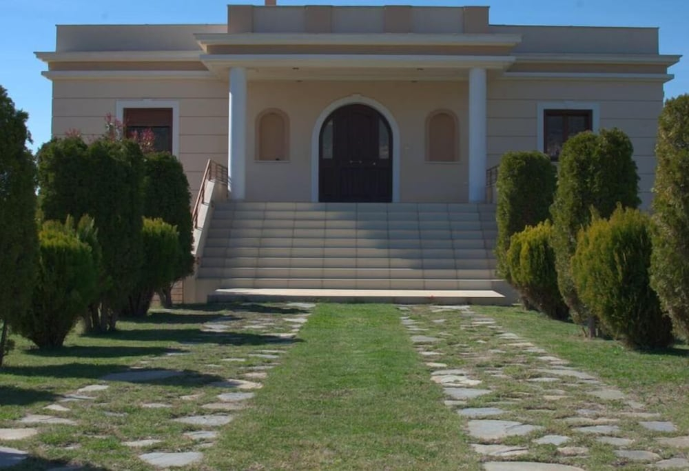 Luxury Villa Thea