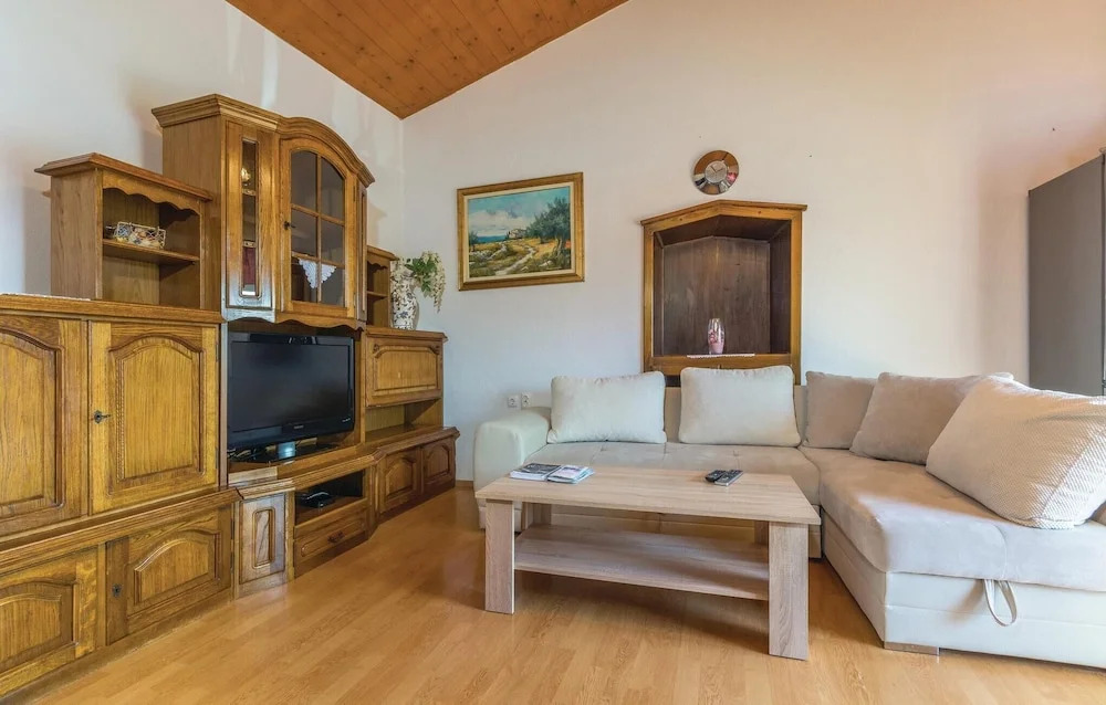 Stunning Home in Nedescina With Wifi and 2 Bedrooms