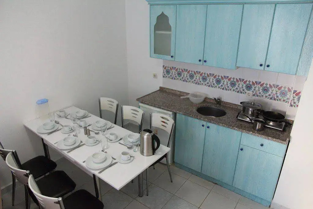 Risus Suit Hotel