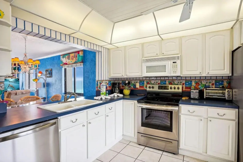 Ocean Sands 1-708