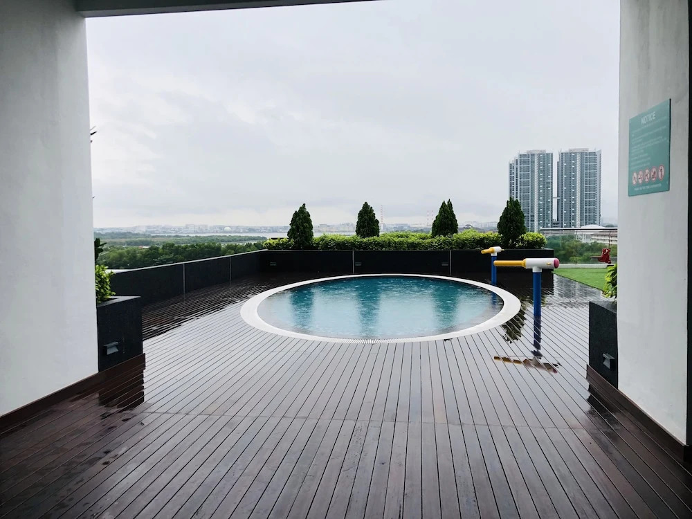 Midvalley Southkey Marina Residence By Elvis