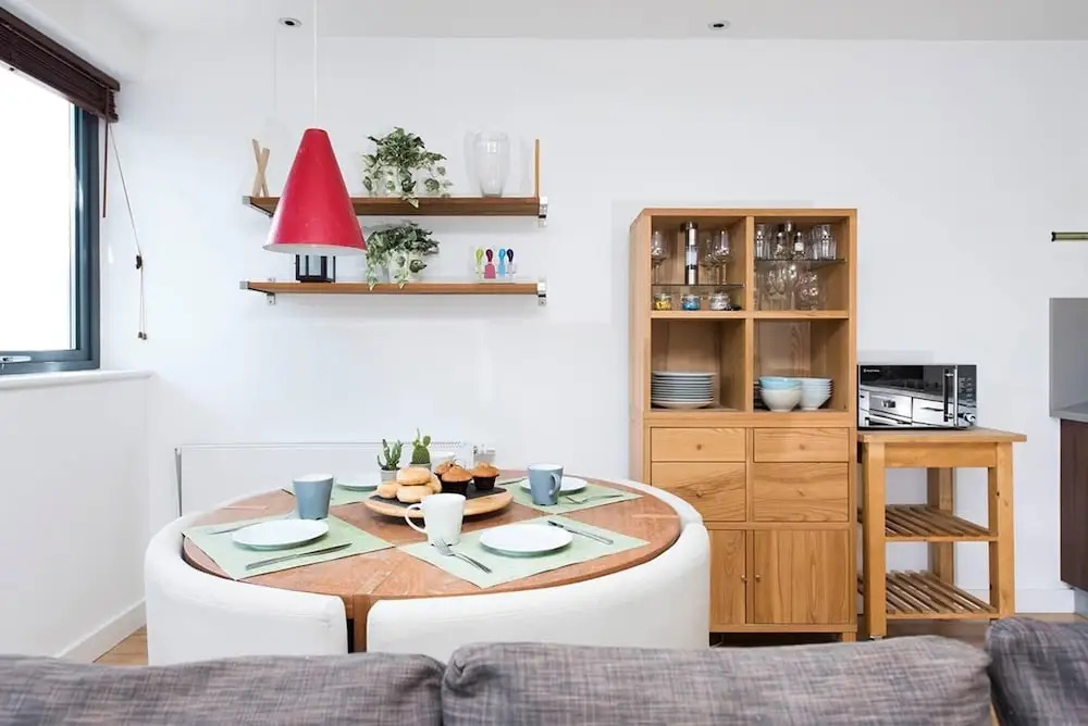 Stylish 2BR flat with balcony, near King’s Cross!