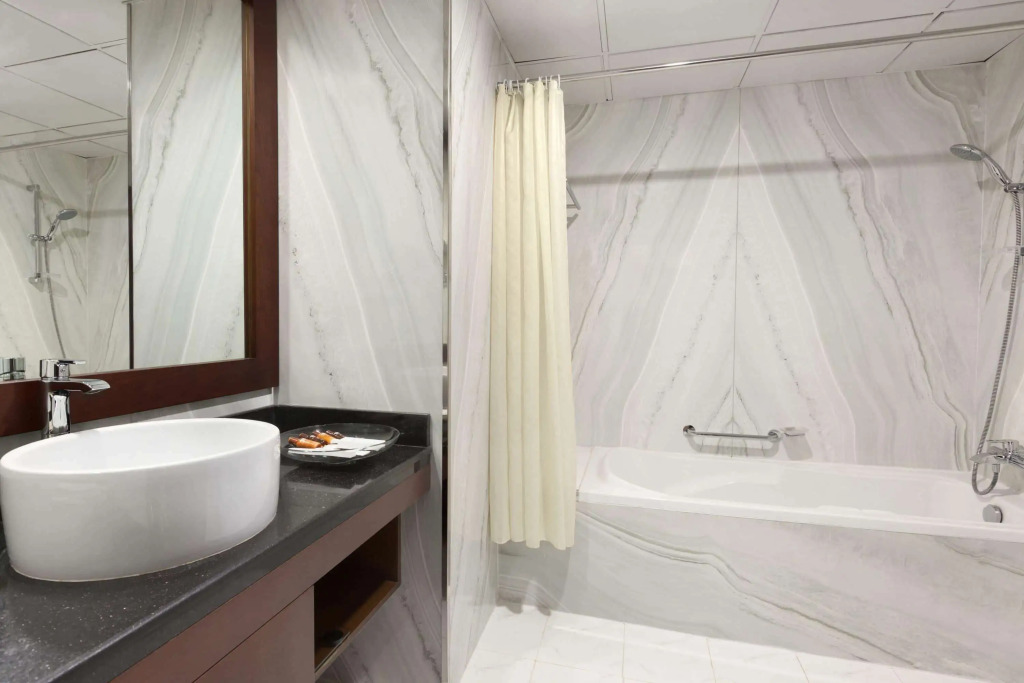 Отель Howard Johnson by Wyndham Bur Dubai