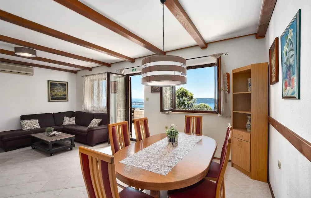 Amazing Home In Kastel Sucurac
