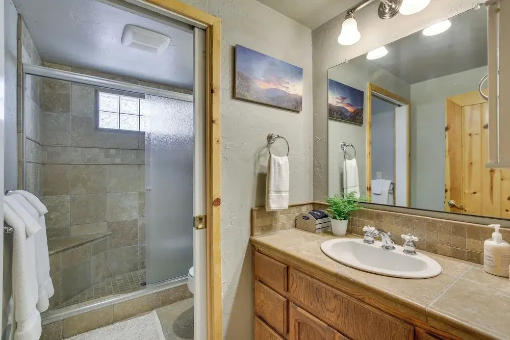 Central Big Bear Lake Retreat w/ Private Hot Tub!