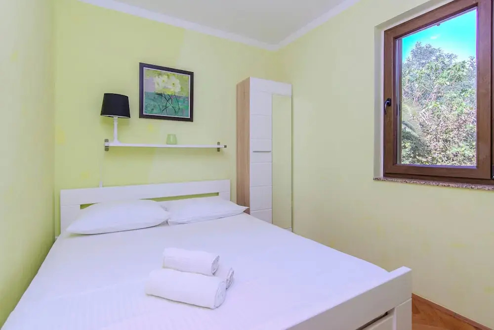 Holiday home Suric