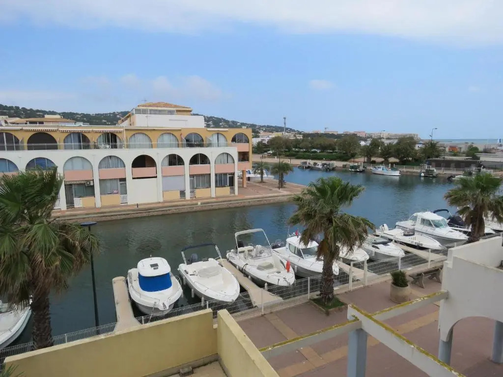 Appartement Sète, 1 pièce, 2 personnes - FR-1-472-135