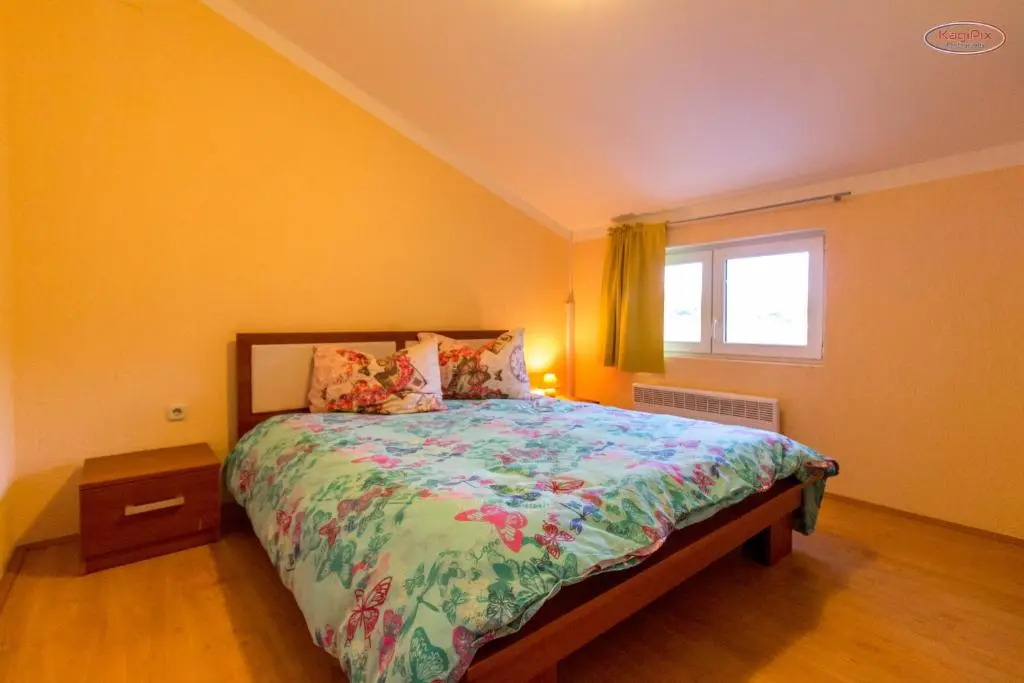Apartments Lores