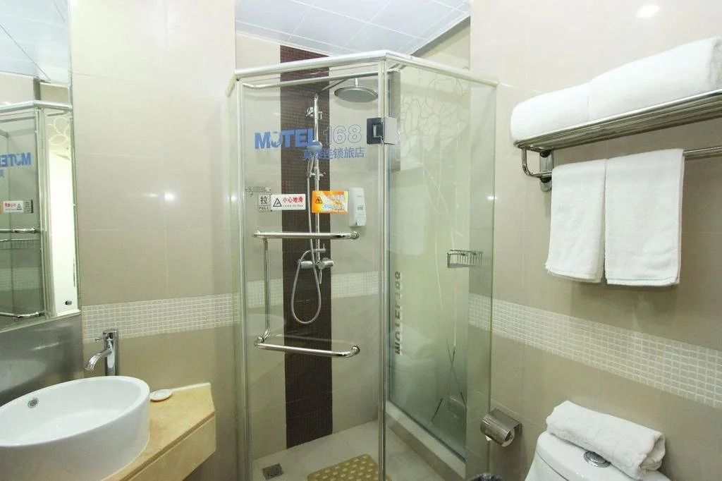 Motel Wuhan East Xihu Qixiong Road