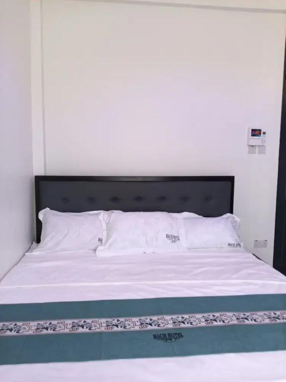 Mach Hotel
