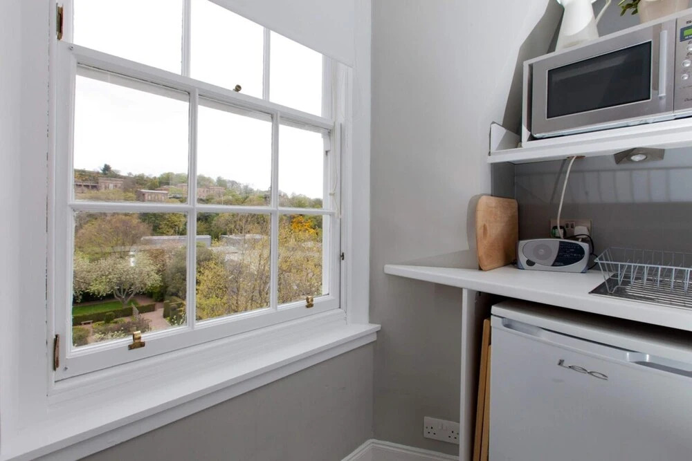 1 Bedroom Apartment in Edinburgh'S Old Town Sleeps 4