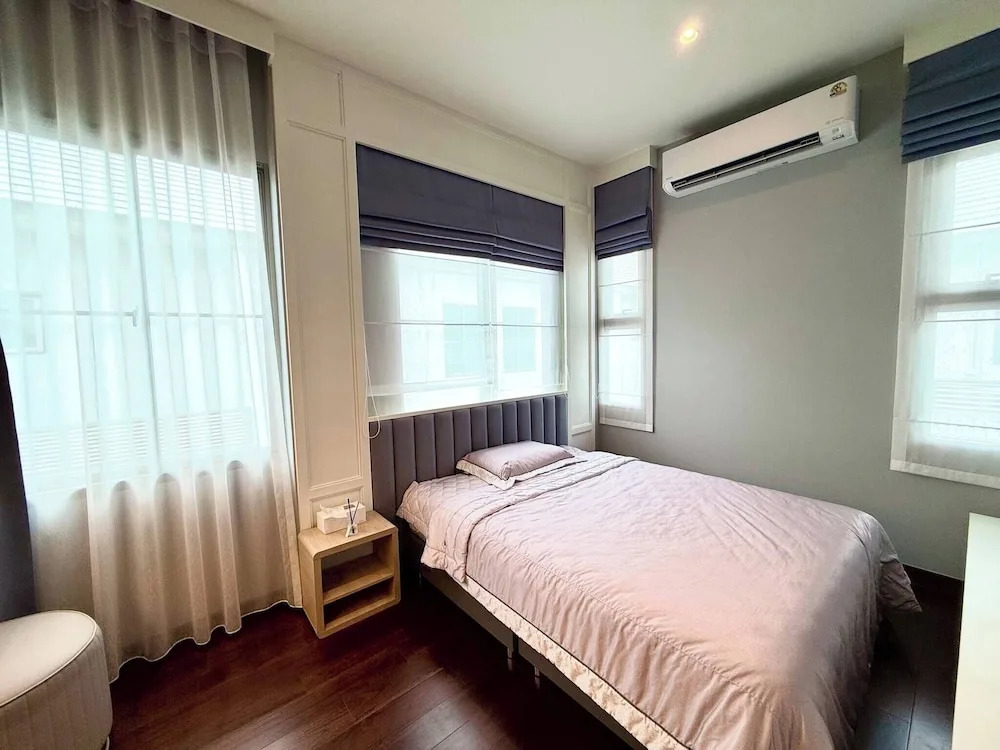 Luxury House Near Suvarnabhumi Airport