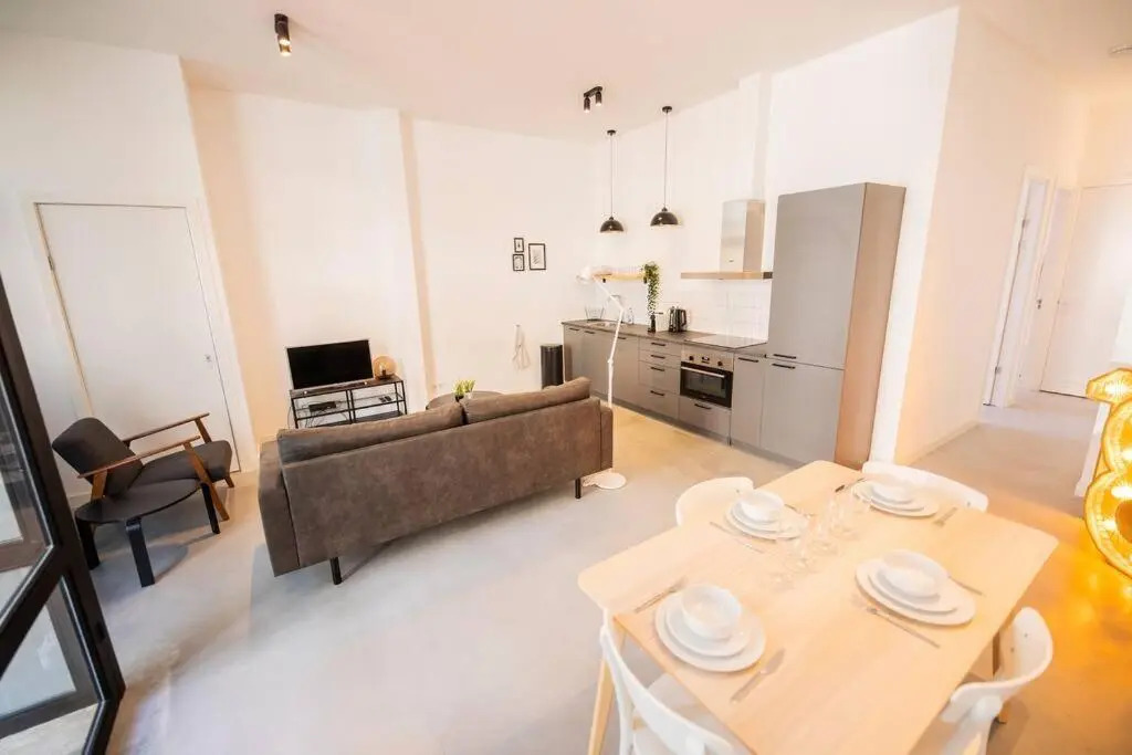 Great 2 Bedroom Serviced Apartment 69m2 -LH18-