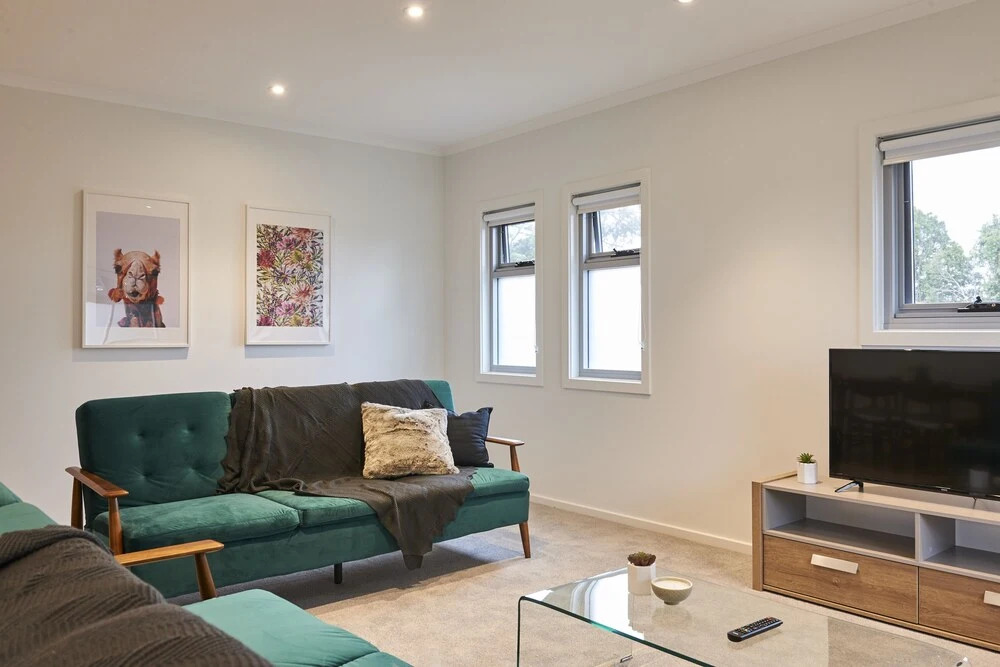 Earthy And Polished 2 Bedroom Unit In Chadstone