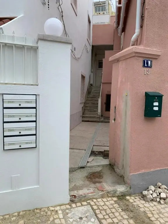 Studio ensoleillé avec terrasse proche d'Amoreiras