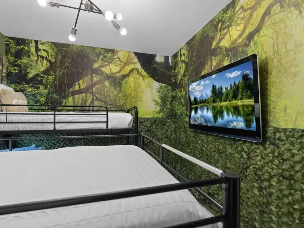 Super Blue- Sleeps 24 w Pool Movie Loft