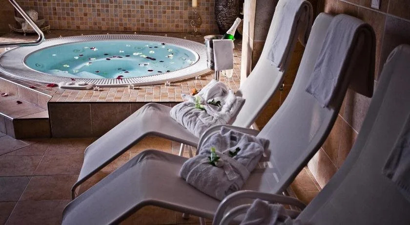 Grand Hotel Senica, Garni