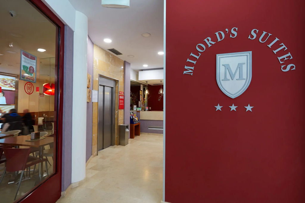 Aparthotel Milords Suites