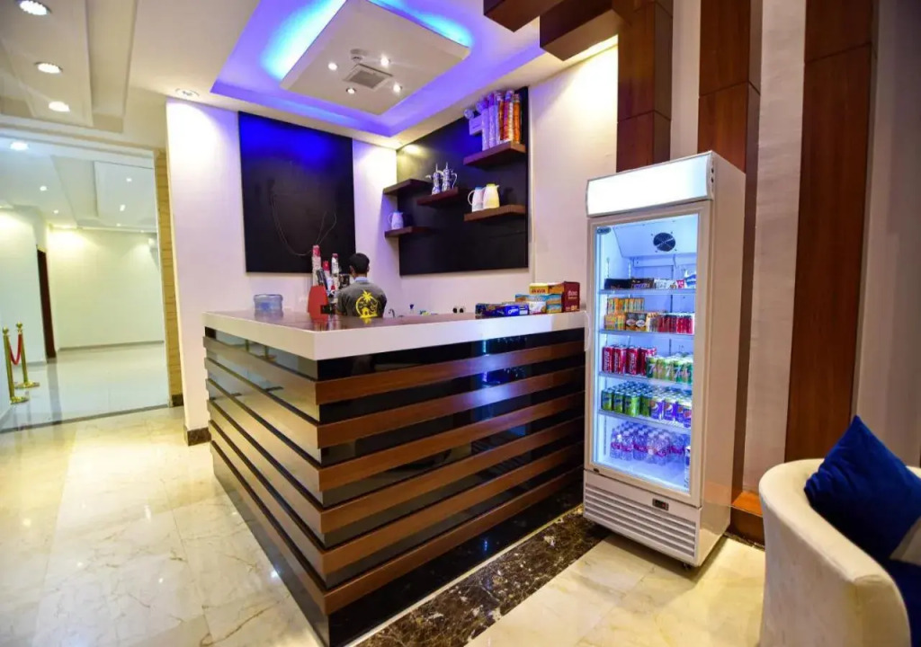 laylaty (Hamra Branch)