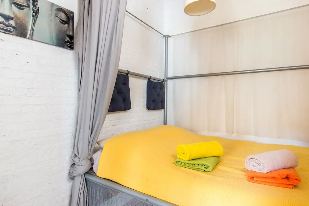 Sunny Retro Flat Balcony in Poble Sec