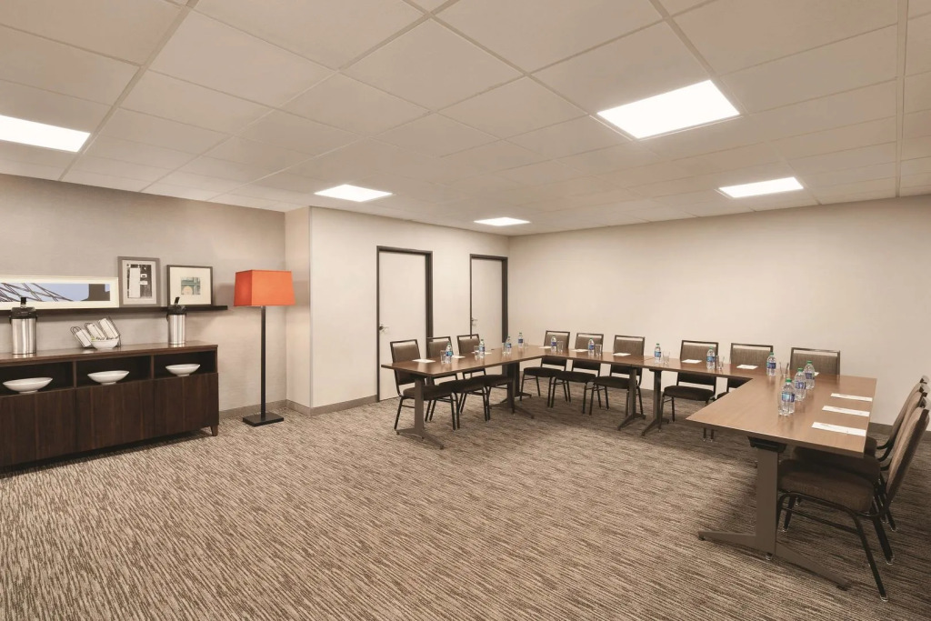 Country Inn & Suites by Radisson, Savannah Midtown, GA