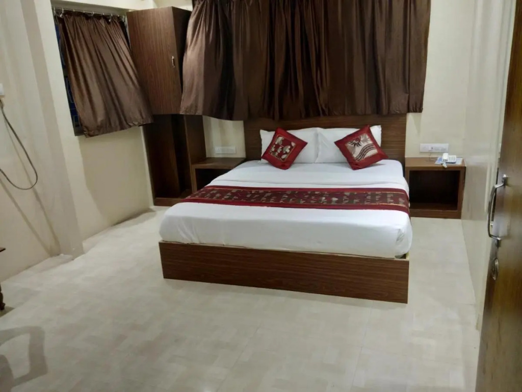 Hotel Rishi International