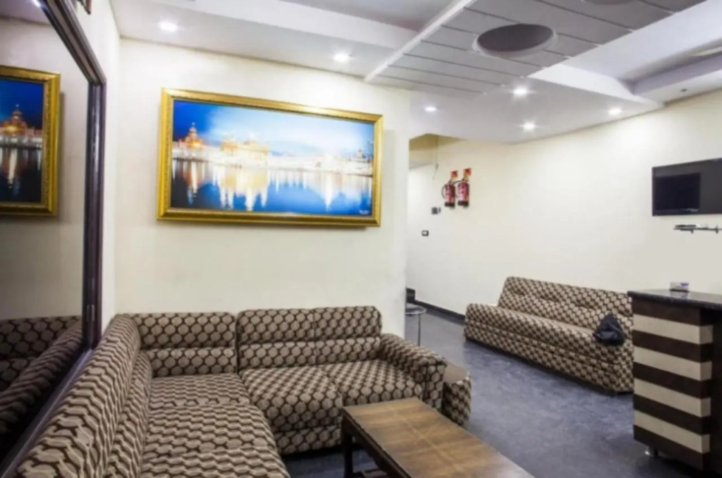 HOTEL G!S Paradise Amritsar - Provided Fully Air Conditioned & Well Decorated Rooms - Free Parking And Free Wi-fi Facility - A Premium Hotel In Amritsar