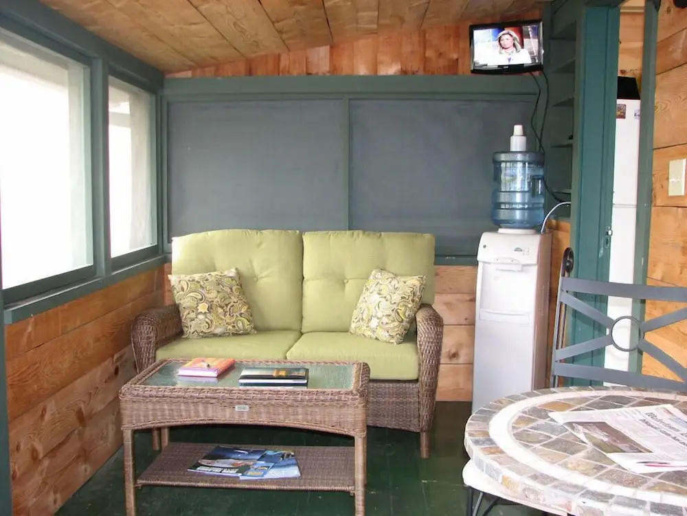 Wooden Boat Inn