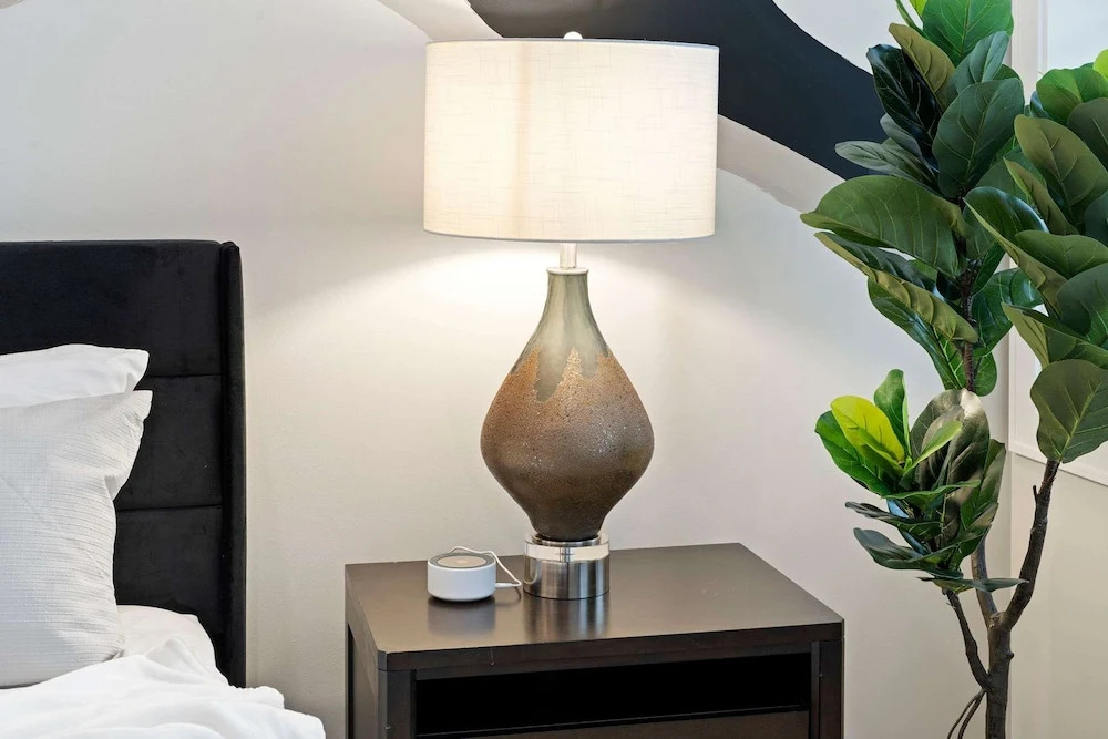 Spacious Bright Modern New Unit in Tri Taylor