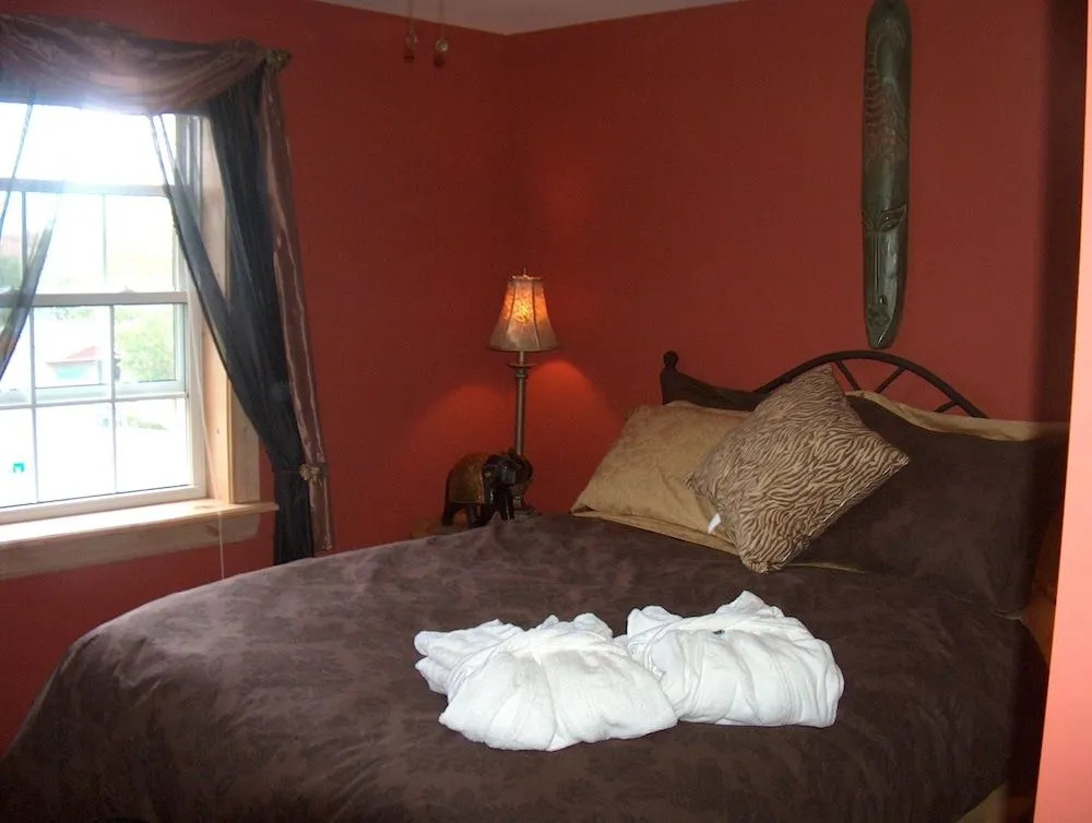 Emilyville Inn