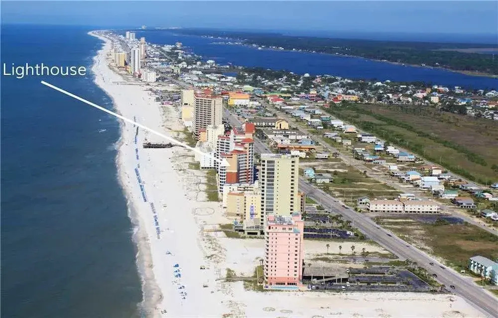 Lighthouse 304 - 3 Br condo by RedAwning