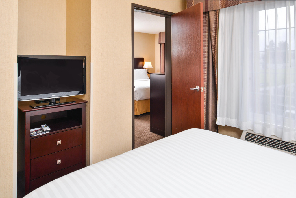 Holiday Inn Express Hotel & Suites Portland - Jantzen Beach by IHG