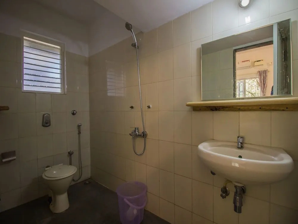 OYO 12929 Home Field View Studio Parra